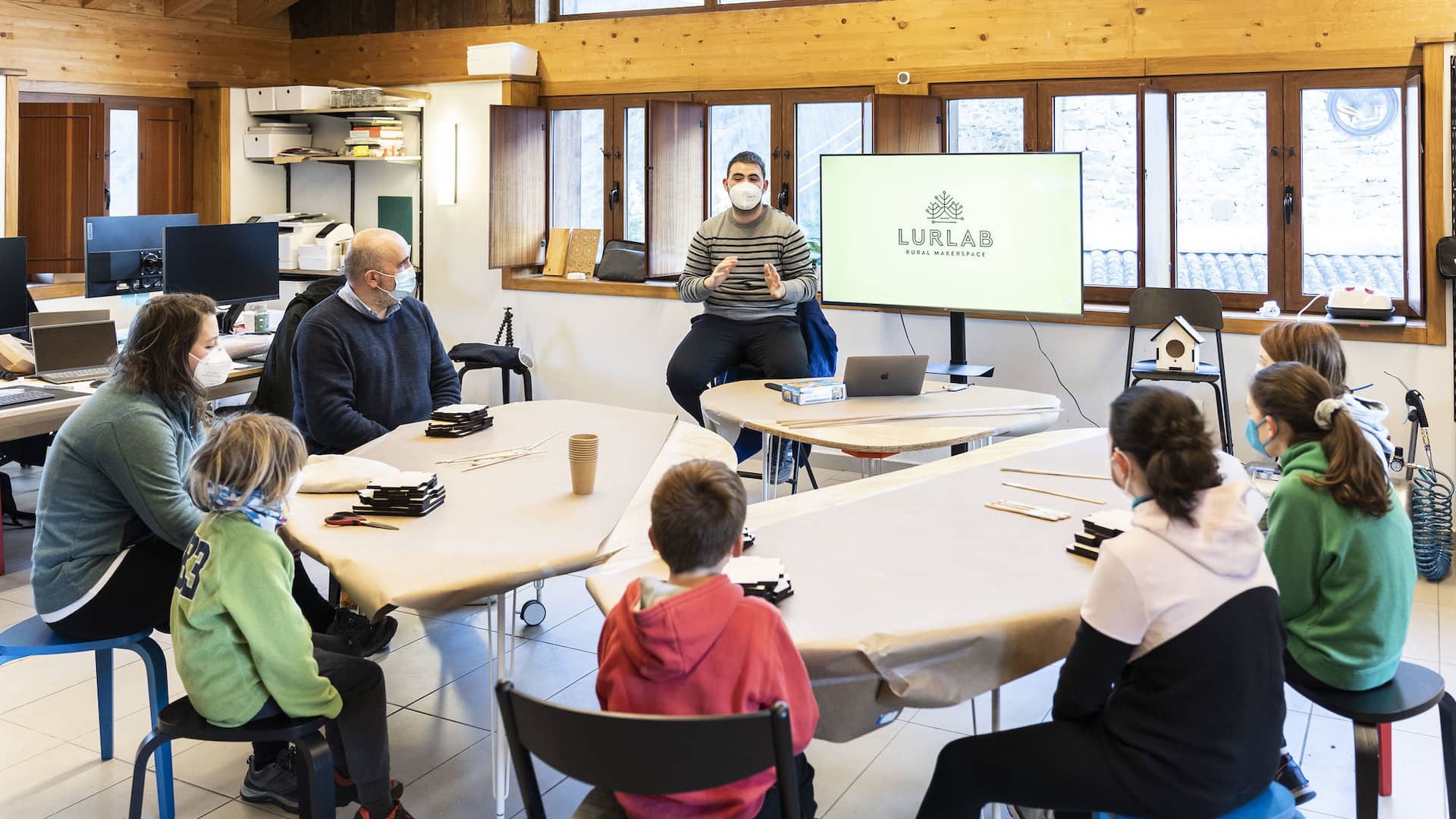 Lurlab landa eremuko laborategi digitaleko ikastaro bat 20220115