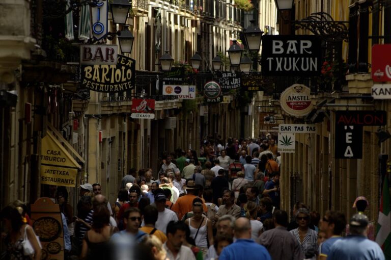 Turistak Donostiako Alde Zaharrean 20050809