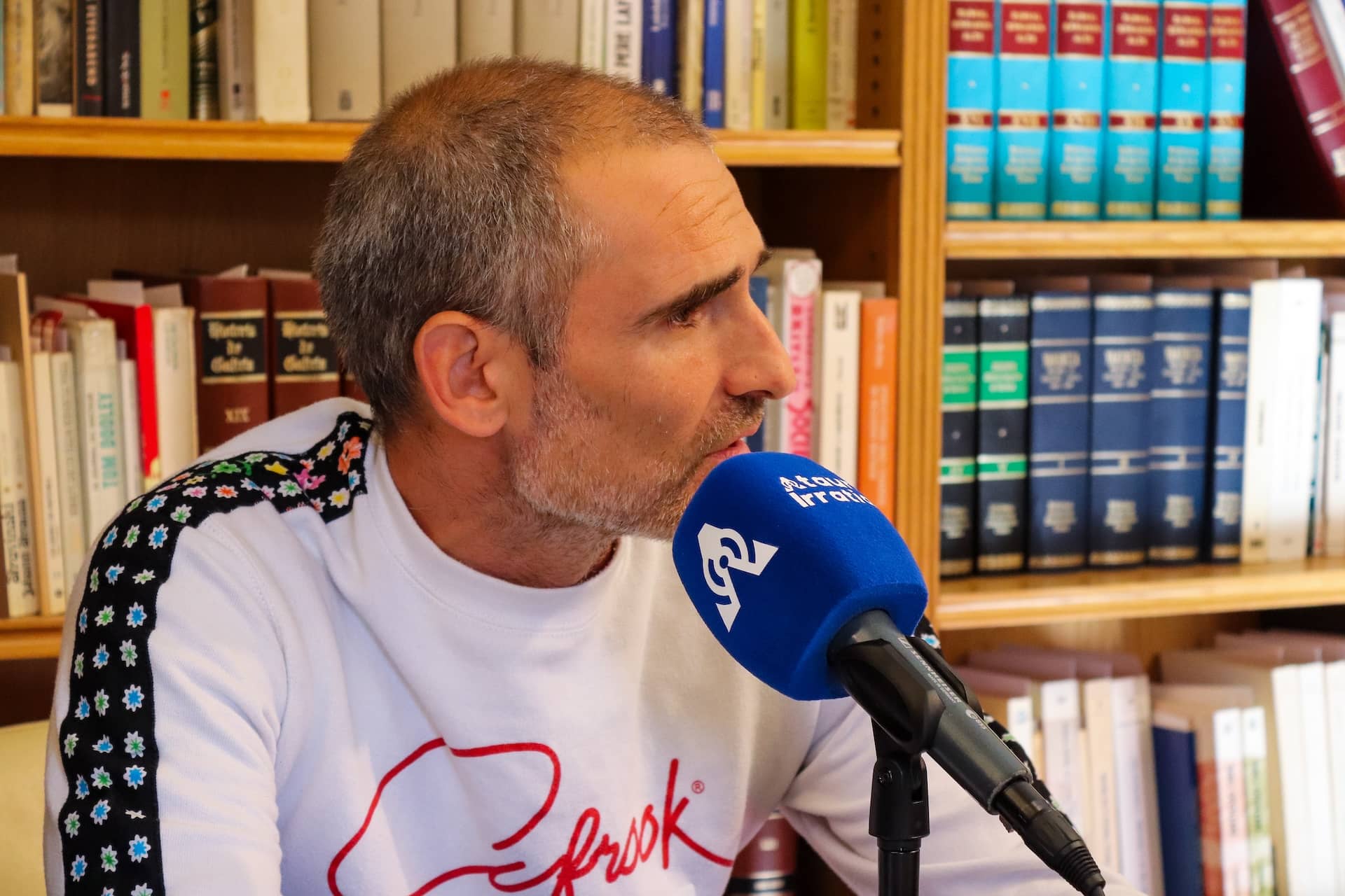 Biboko 97 irratiko kidea Ataun Irratiaren estudioan 2 20241019