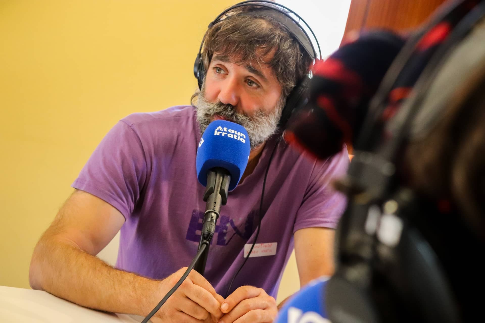 Zarauzko Arraio Irratiko Iraitz Gesalaga Ataun Irratiaren estudioan 2 20241019