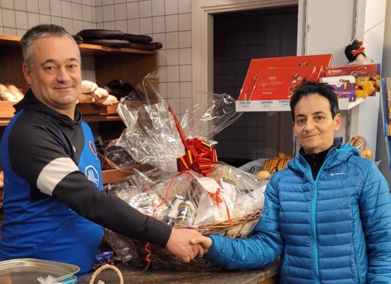 Amaia Albisuk irabazi du Ataun Kirol Elkartearen saskia Eneko Imaz eta Amaia Albisu Ataun Kirol Elkartearen saskiaren zozketan 20250108