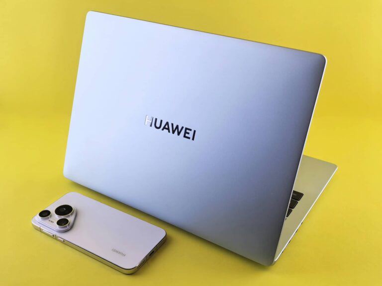 Huawei markako mugikor eta ordenagailu pertsonal bat 20250423