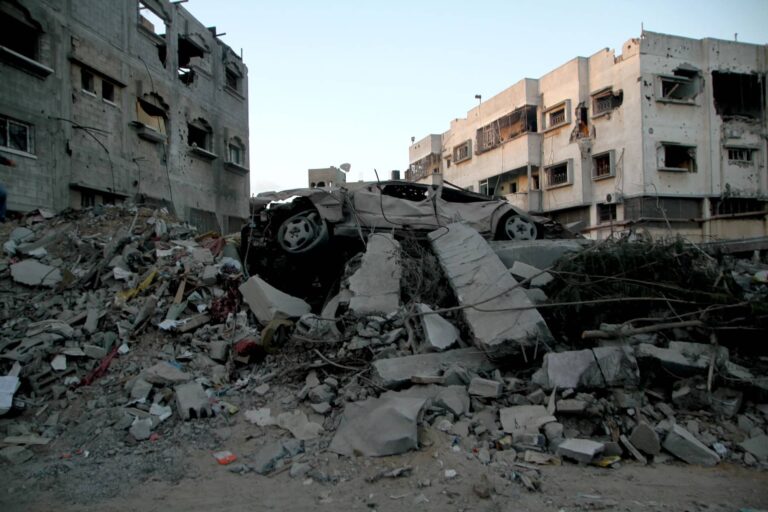Israelek Gazan suntsitutako zenbait eraikin (Agencia Andes) 20140925