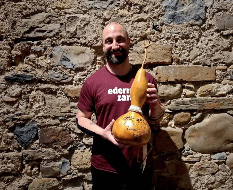 Urtzi Gorostiaga Ahoz Aho XIII. Narrazio Lehiaketako saria jasotzen 20250404