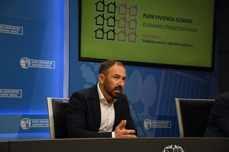 Denis Itxaso komunikabideen galderak erantzuten tentsio eremu izendatutako herri edo hirien inguruan (Irekia) 20250505