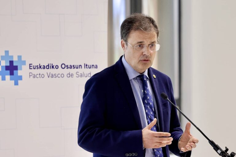 Alberto Martinez EAEko Osasun Ituna adosteko batzarrean (Irekia) 20250603