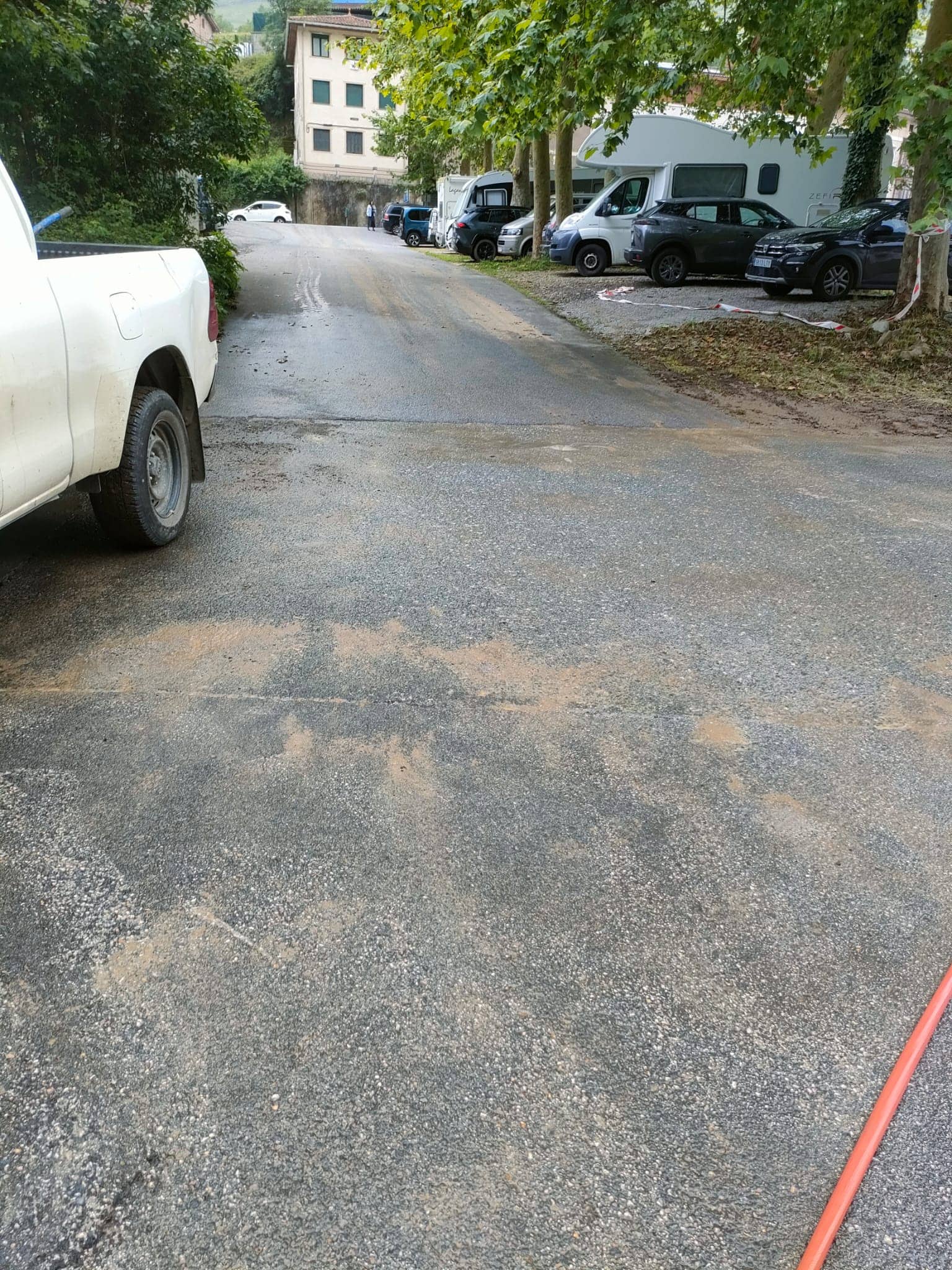 Ostiral iluntzeko euriteek ondorioak utzi dituzte San Martin auzoko zenbait txokotan besteak beste 1 20250614