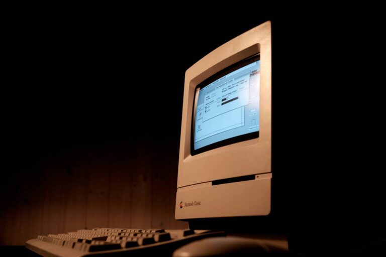 Cyberciruja mugimendua: teknologia zaharrari bigarren bizitza ematen Macintosh Classic ordenagailua 20221111
