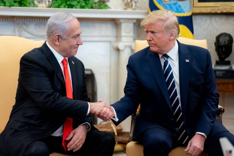 Benjamin Netanyahu eta Donald Trum Etxe Zurian elkartuta (White House) 20200127