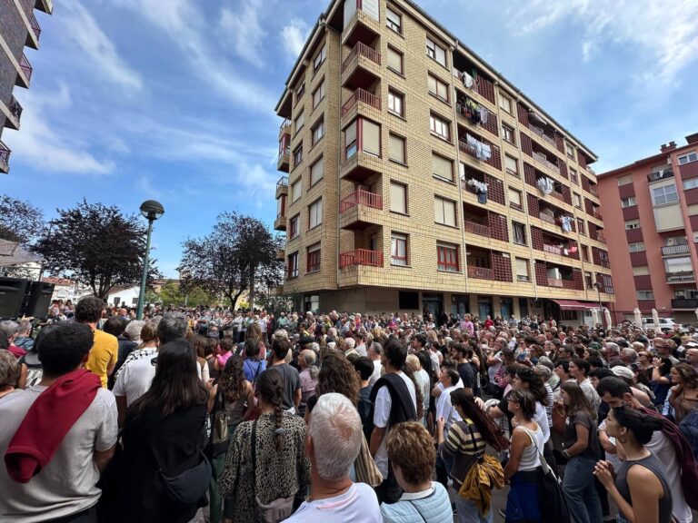 Txiki eta Otaegiren omenaldia Zarautzen (EH Bildu Zarautz) 20250928