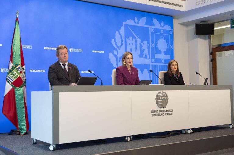 Bingen Zupiria, Maria Ubarretxena eta Maria Jesus Carmen San Jose (Irekia) 20251125