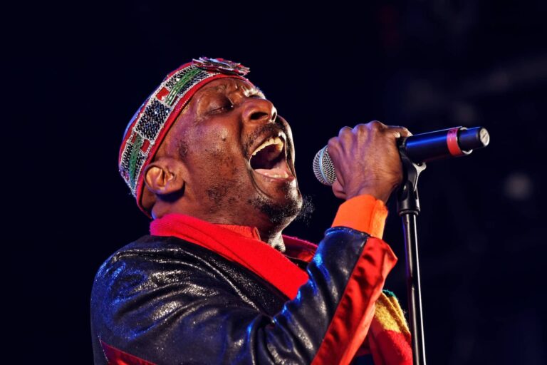 Jimmy Cliff jaialdi bateko bere emanaldian (Thesupermat) 20120904