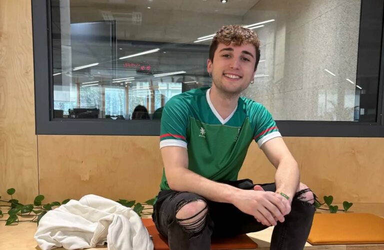 Jonkass NAIZ Irratiaren Donostiako estudioetan (Arrosa Irrati Sarea) 20251105