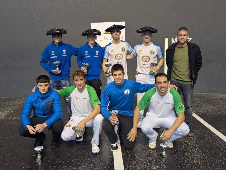 Lapkeko Beñat Zubizarreta txapelekin (Gipuzkoako Pilota Federazioa) 20251108