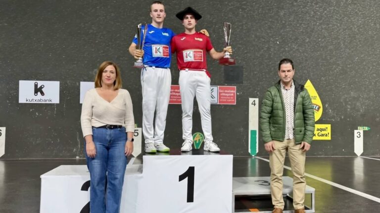 Senarrek bere lehen txapela eskuratu du ofizioz eta bihotzez Irunen (Baiko Pilota) 20251108