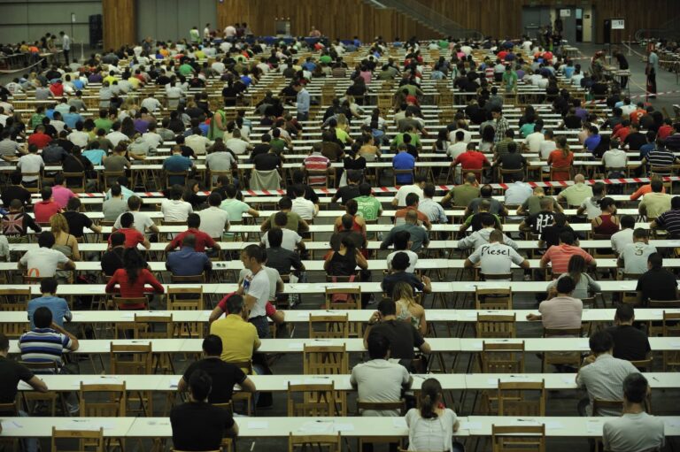 Osakidetzak 5.425 lanpostuko enplegu eskaintza publikoa irekiko du martxoan: berrikuntza ugari eta inklusioaren aldeko urratsak Ertzaintzaren 23. promoziorako sarbide-probak BEC Oposaketak erakustazokan 2 (Mikel Arrazola) 20100710